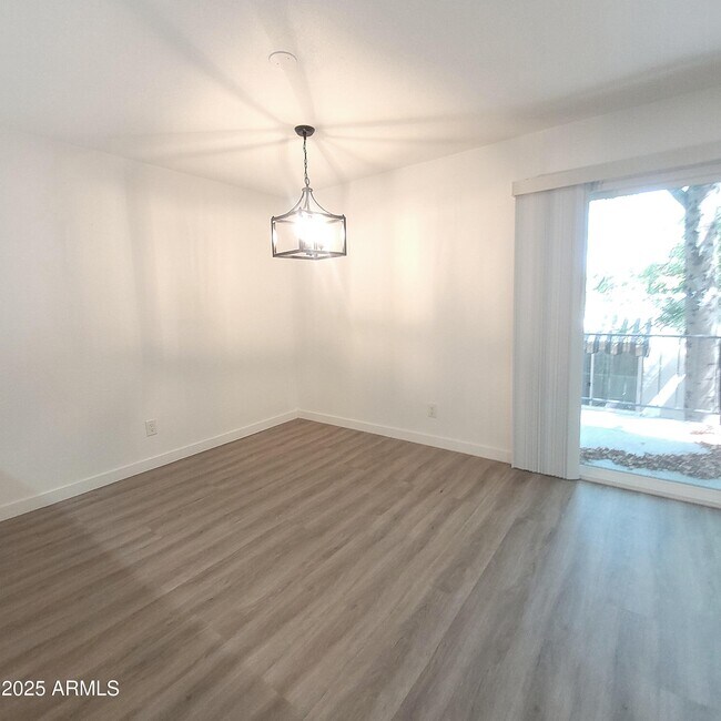 Foto del edificio - 3416 N 44th St