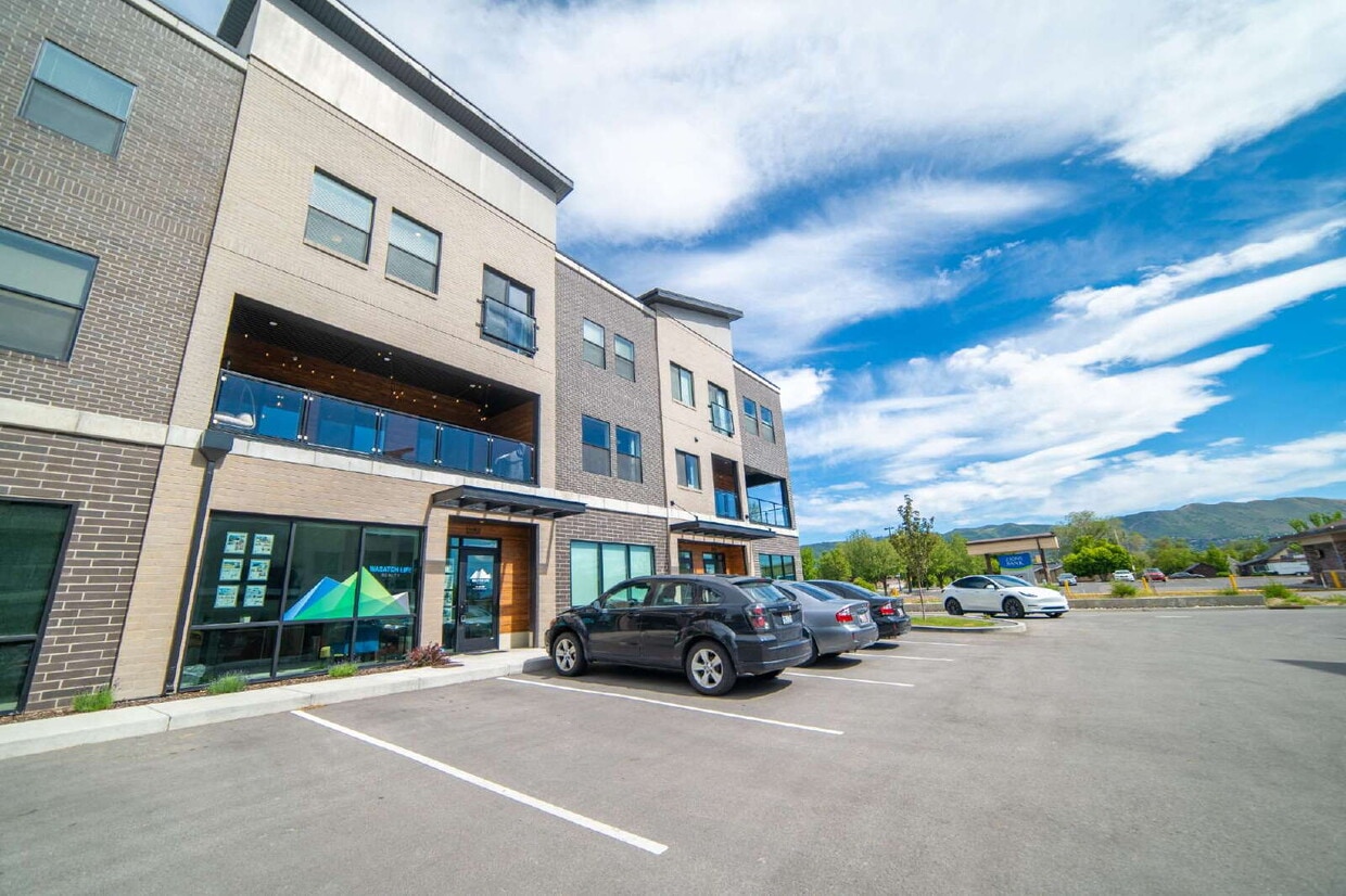 Primary Photo - Gorgeous Modern Townhome in Draper