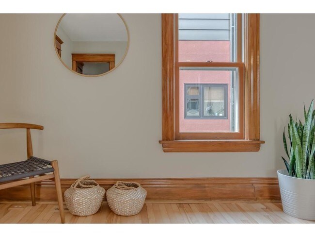 Foto del edificio - 4740 Grand Ave S