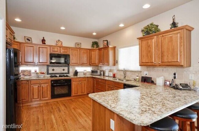 Building Photo - 6 br, 3.5 bath House - 671 Saber Creek Drive