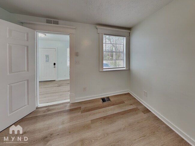 Foto del edificio - 2184 W 45th St