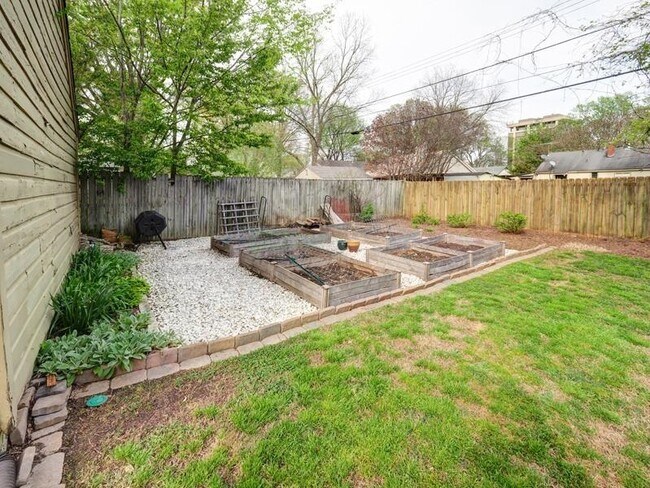 Building Photo - 48 S Alicia Dr