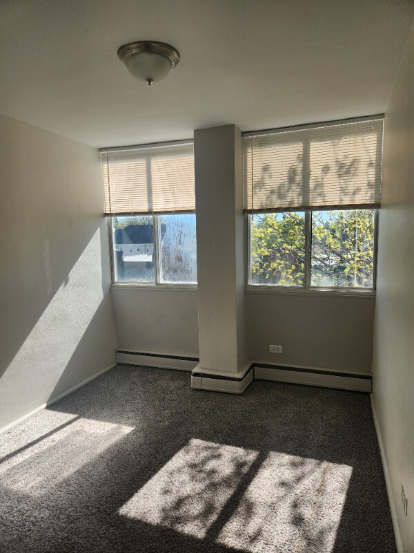 Foto del edificio - 3575 N Oakland Ave