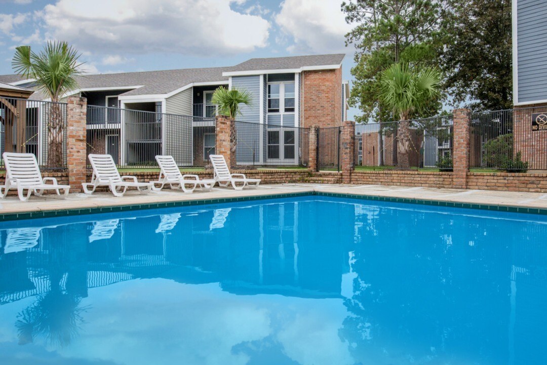 The Villas at Stone Creek (Longridge LLC) Apartments in Baton Rouge