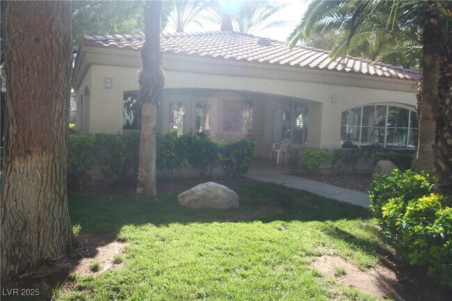 Building Photo - 6480 Annie Oakley Dr