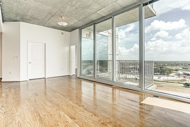 Foto del edificio - 5925 Almeda Rd
