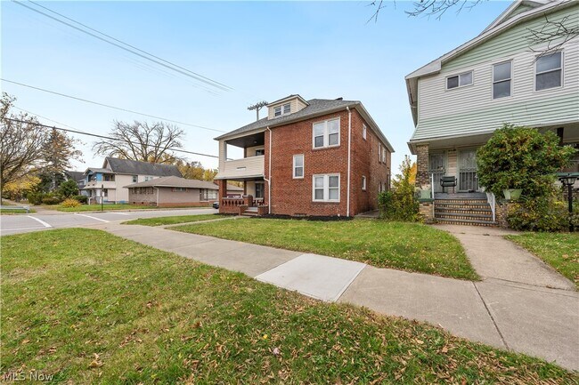 Foto del edificio - 3740 E 151st St