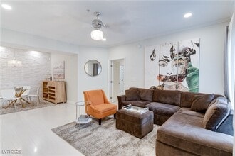 Building Photo - 2291 W Horizon Ridge Pkwy