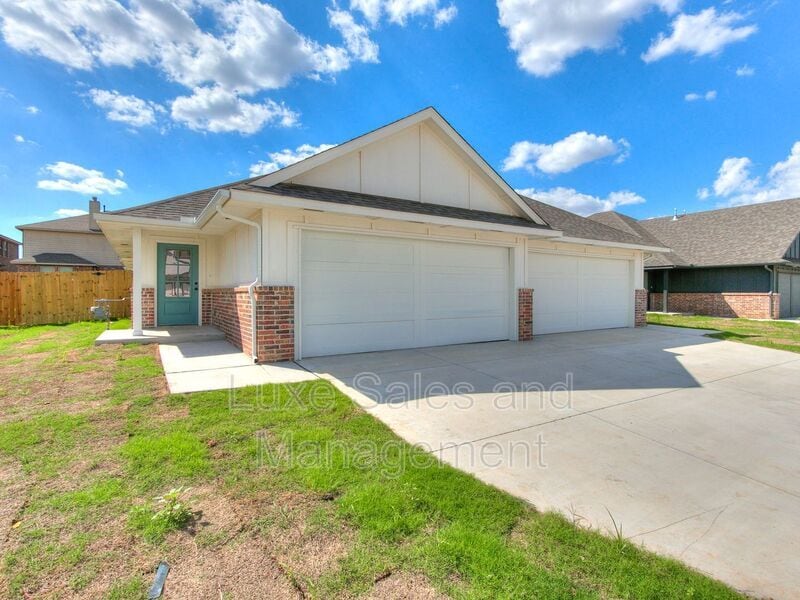 Primary Photo - 10603 Lawson Ln