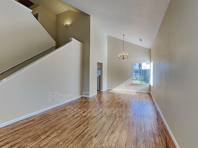 Building Photo - 8527 Sunnybrae Dr