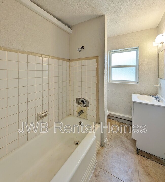 Foto del edificio - 220 16th Ave N