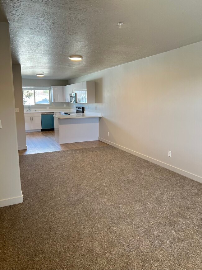 Building Photo - 1140 W 950 N