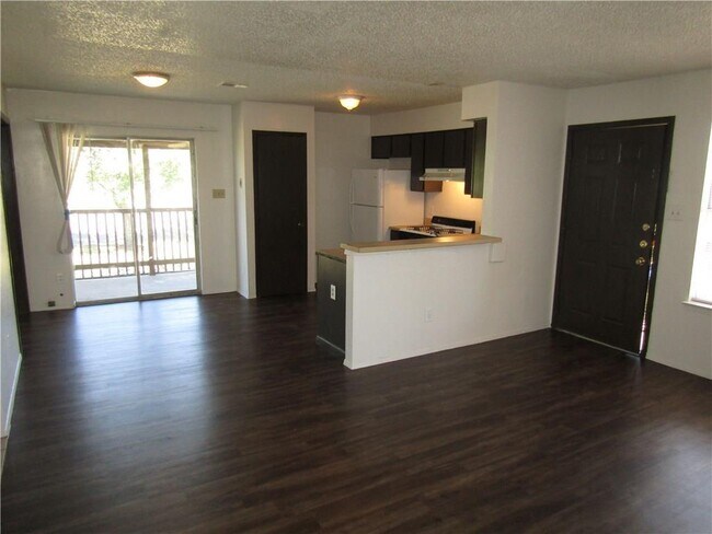 Foto del edificio - 4910 Pepper Ln