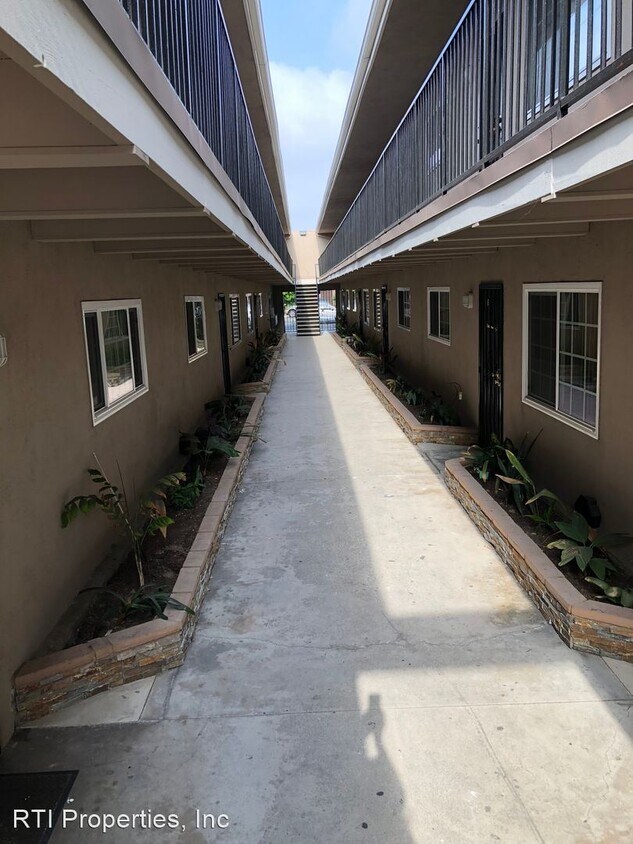 Foto del edificio - 2232-2234 Santa Fe Ave