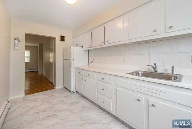 Building Photo - 325 Grantwood Blvd