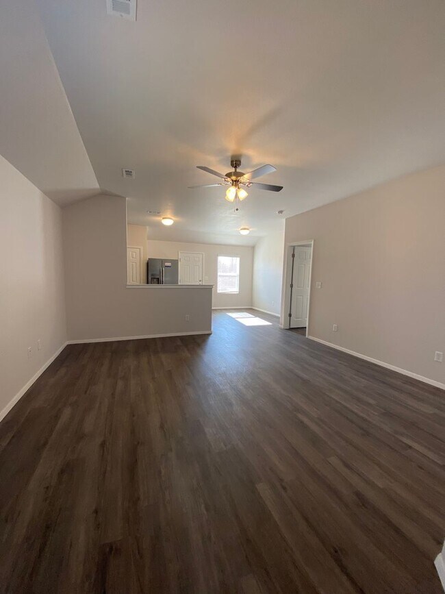 Building Photo - *Pre-leasing* Three Bedroom | Two Bathroom...