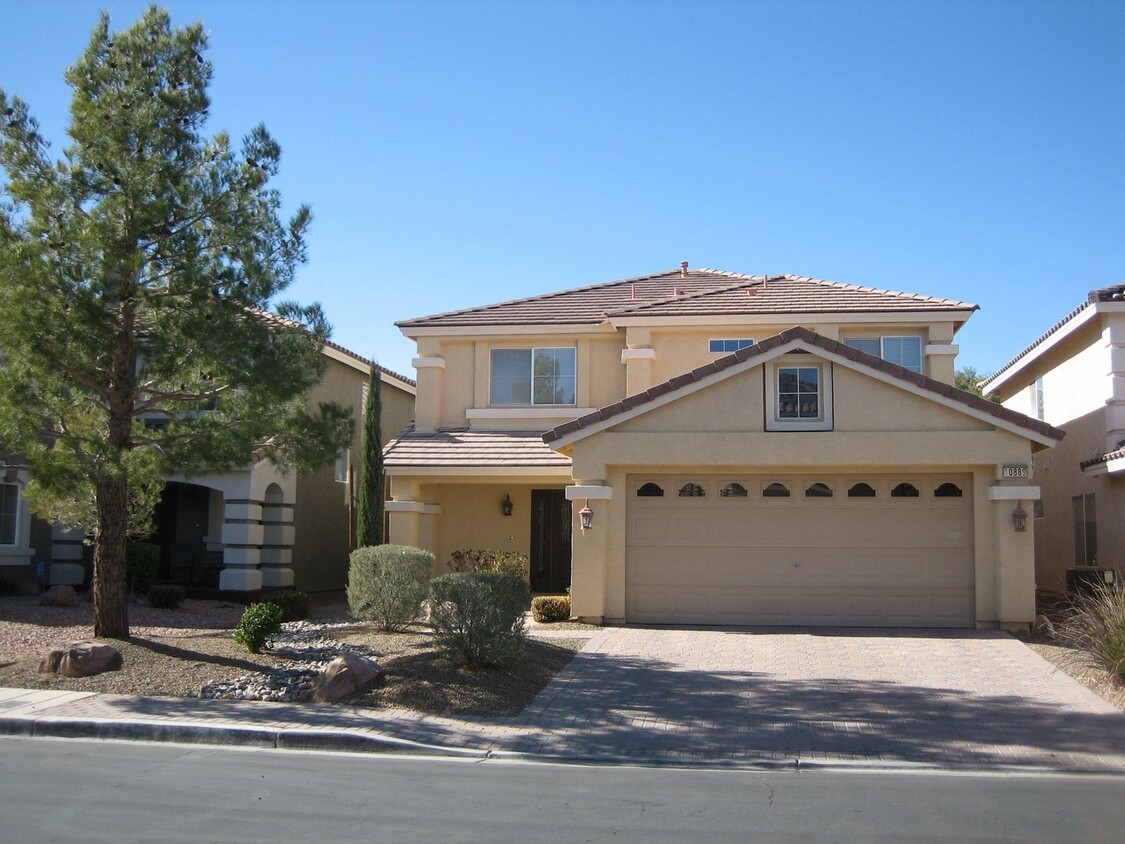 Primary Photo - GUARD GATED, 2 STORY, 2,247SQFT, TWO MASTE...