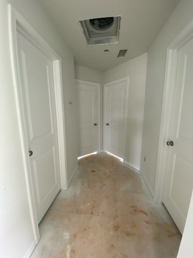 Foto del edificio - 676 Millsgate Cir