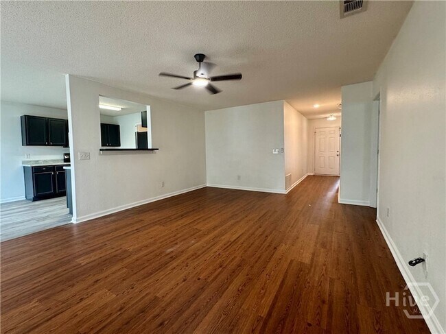 Building Photo - 18 Allen Brook Dr