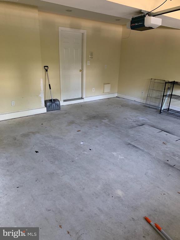 Primary Photo - 1513 Regent Manor Ct