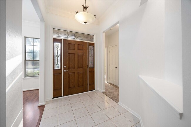 Foto del edificio - 8615 Saratoga Dr
