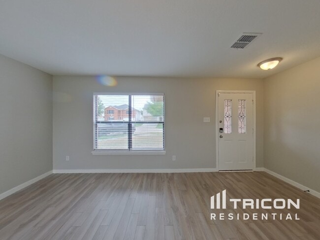 Building Photo - 10129 Chapel Hill Ct