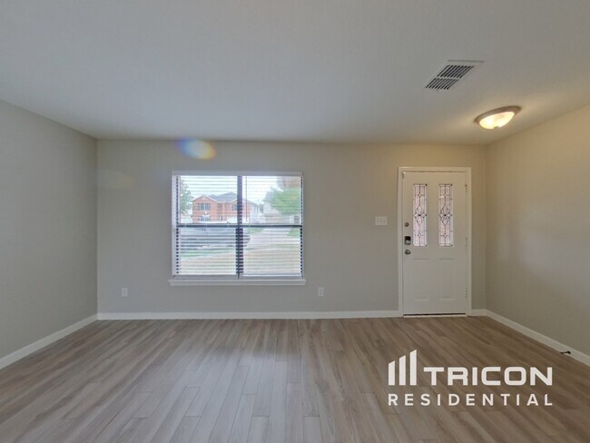 Foto del edificio - 10129 Chapel Hill Ct