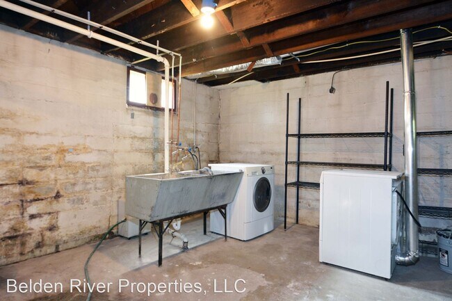 Building Photo - 3 br, 1 bath House - 1878 County Road E East