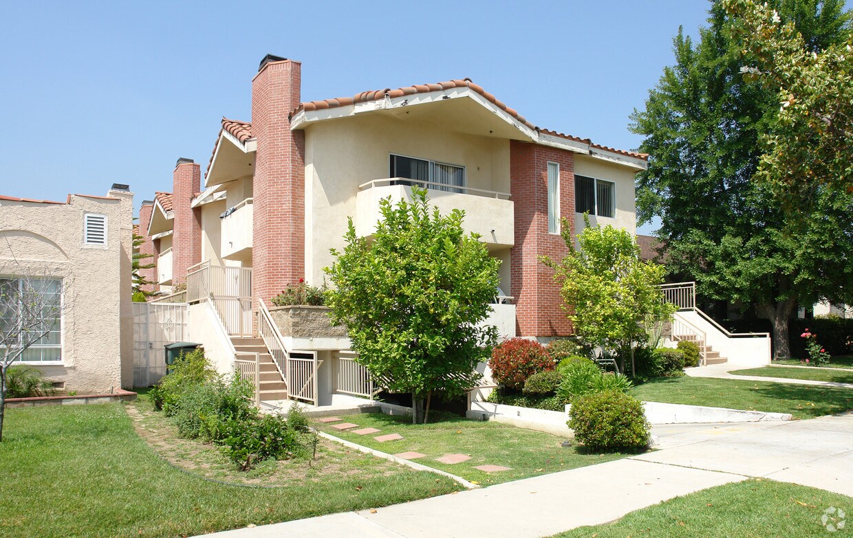 Building Photo - 621 South St