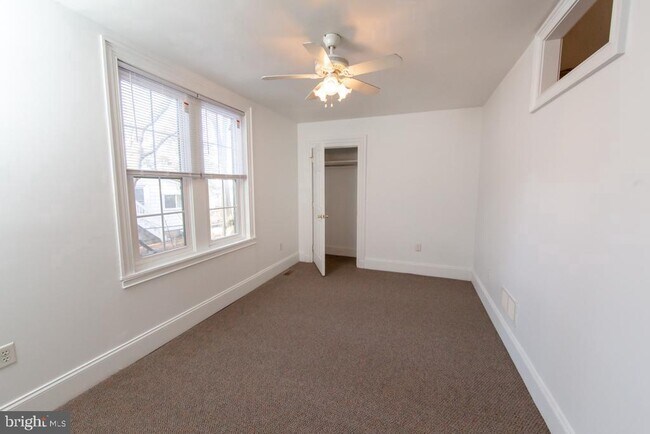 Foto del edificio - 221 S Walnut St