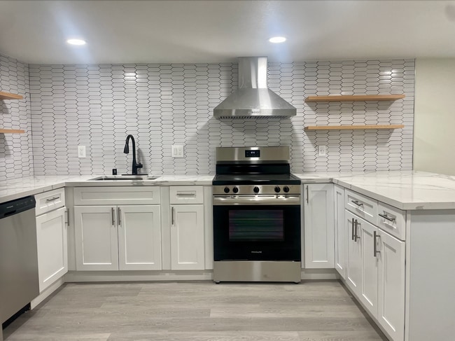 Building Photo - 846 42nd St