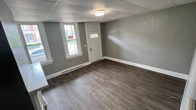 Living Room - 315 E 18th Ave