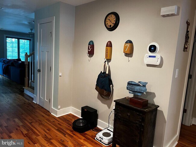 Foto del edificio - 7732 W Shore Rd