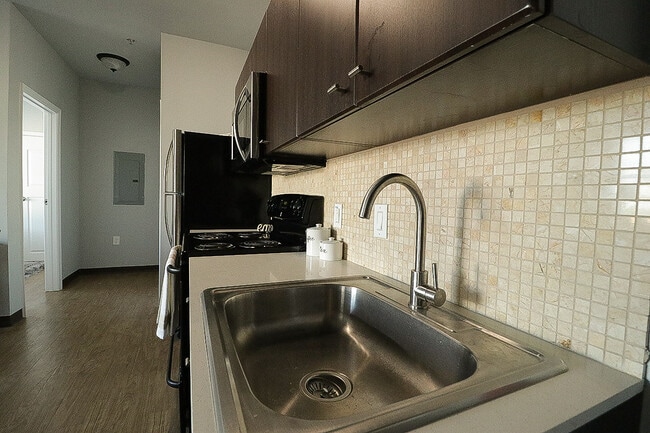 Building Photo - Skyland At Reserve