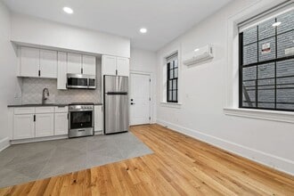 Building Photo - 1121 Dayton St