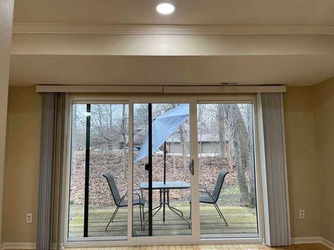Building Photo - 1522  STREAMWOOD, 20