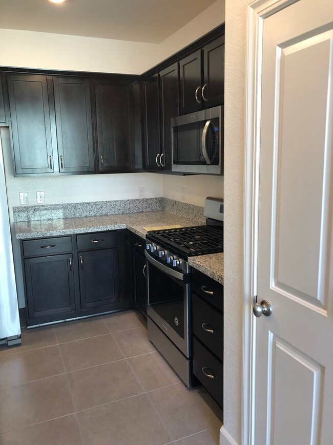 Building Photo - 1905 Sea Horse Road Unit A