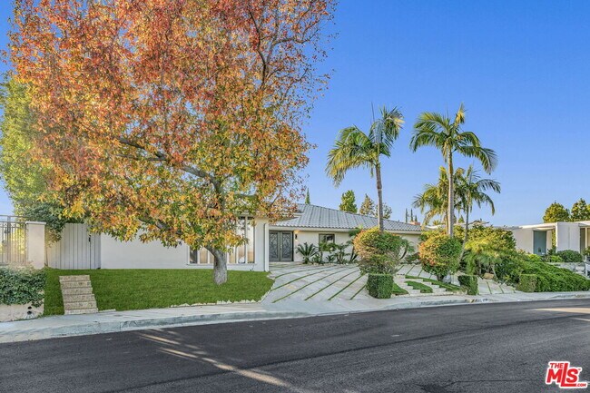 Building Photo - 2177 Summitridge Dr