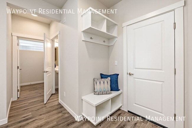 Building Photo - 5316 S Redeken Pl