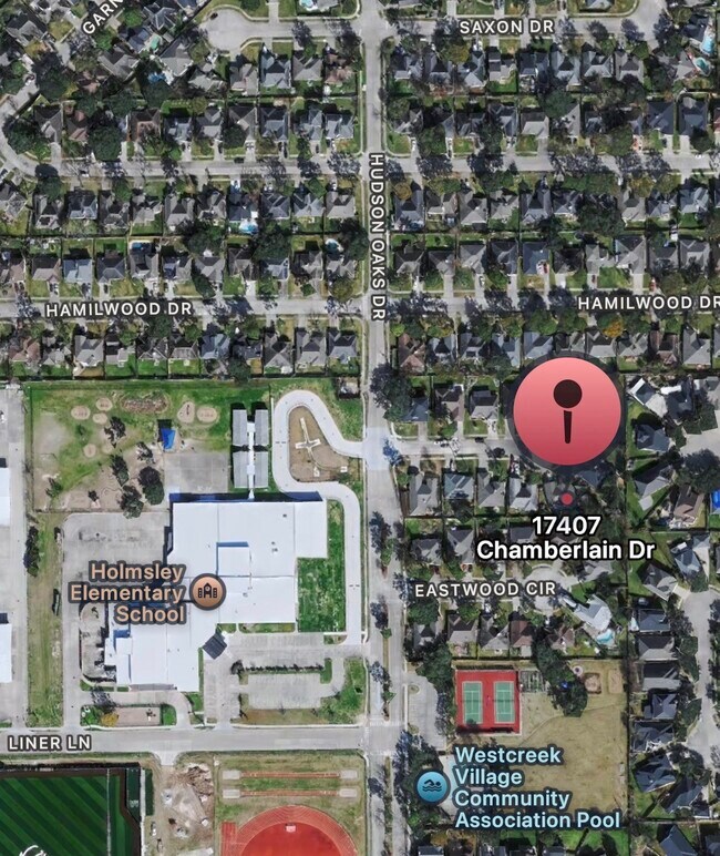 Foto del edificio - 17407 Chamberlain Dr