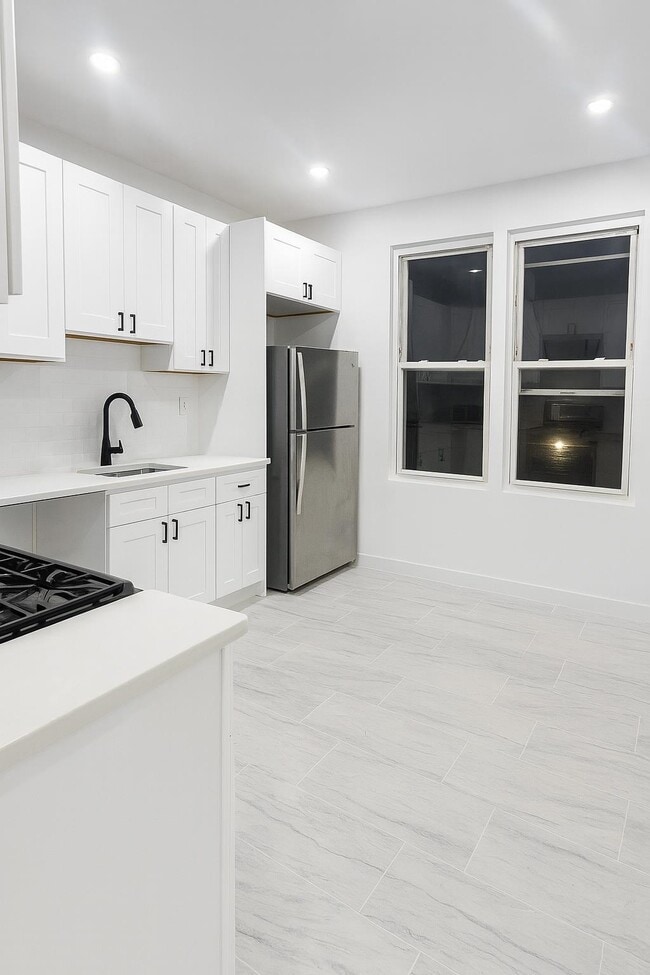 Building Photo - 42 New St