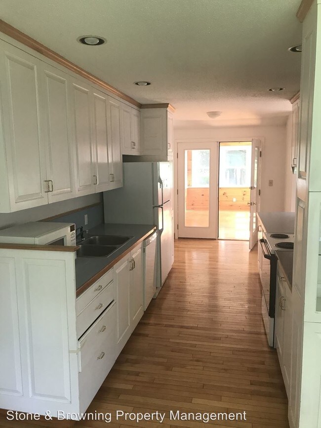 Foto del edificio - 3 br, 2 bath House - 66 Silver Circle