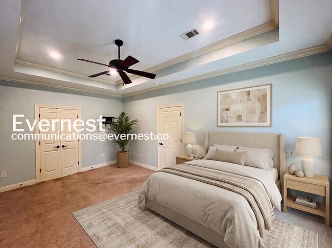 Building Photo - 3 Bed/2 Bath Home with Fenced Yard & Garage / Pet-Friendly / Available Now!