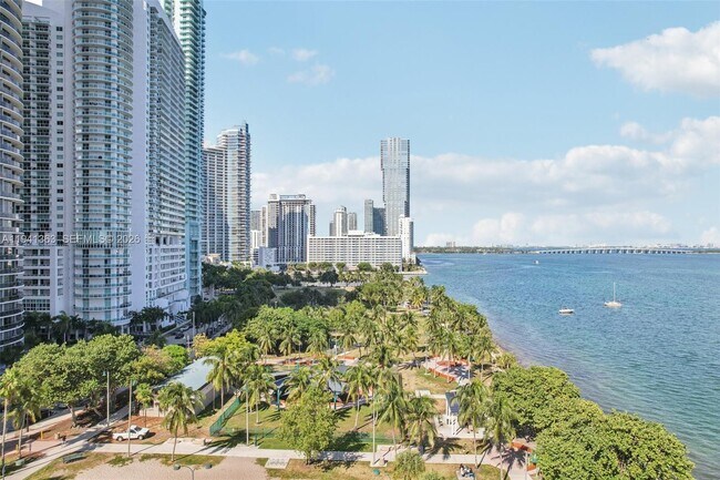 Foto del edificio - 1750 N Bayshore Dr