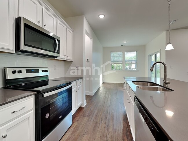 Foto del edificio - 5500A Farm Pond Ln