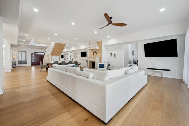 Building Photo - 509 Debordieu Blvd