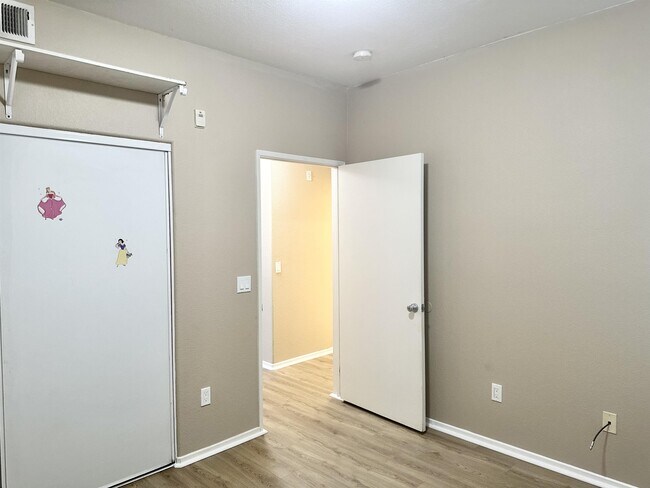 Building Photo - 1710 Paseo Aurora