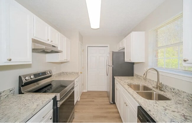 Building Photo - 135 Cactus Ln