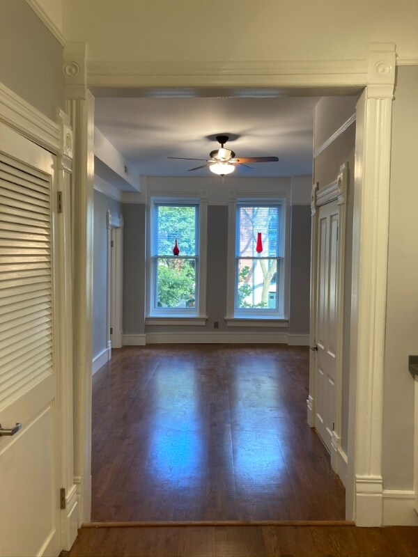 Foto del edificio - 1102 N Wolcott Ave