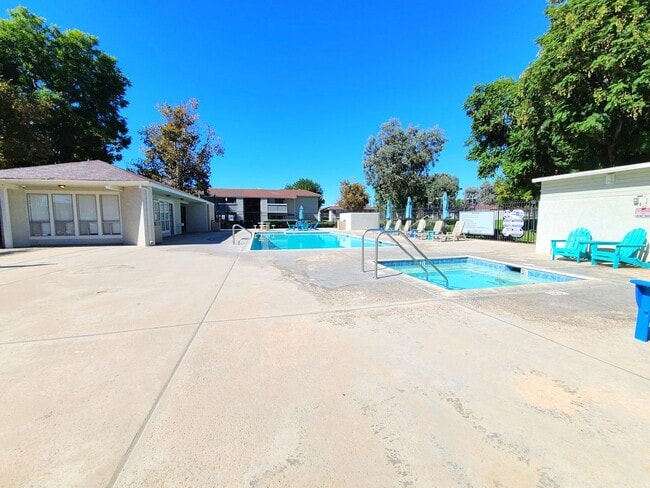 Building Photo - Nice 1-Bedroom Condo in Redlands!